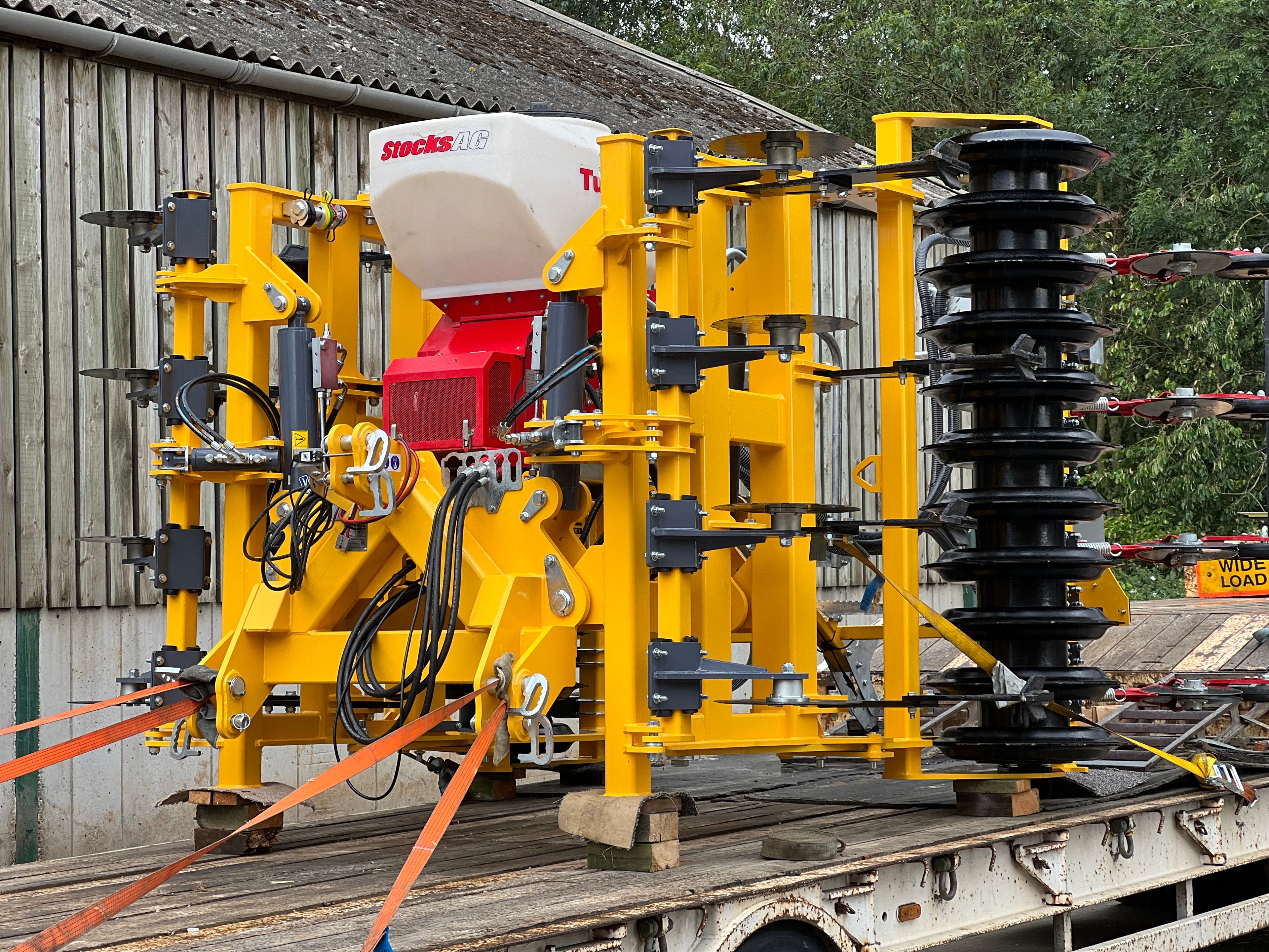 Central Hydraulic Folding Design