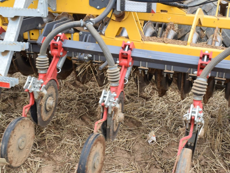 Packer roller consolidation seedbed finish