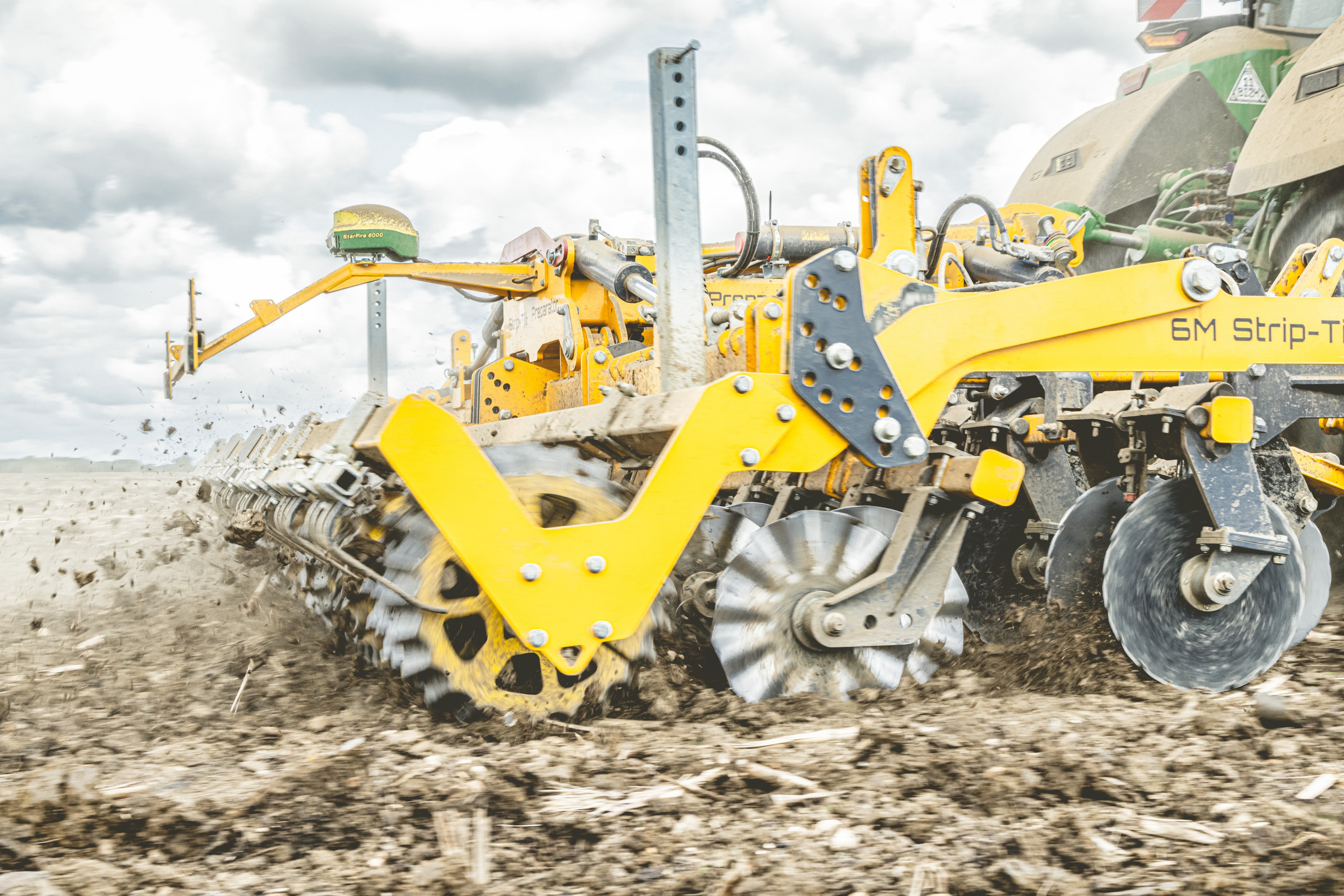 Catching and wavy discs on Strip-Till Preparator